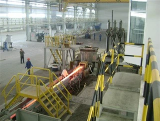 Stroj za horizontalno litje jekla